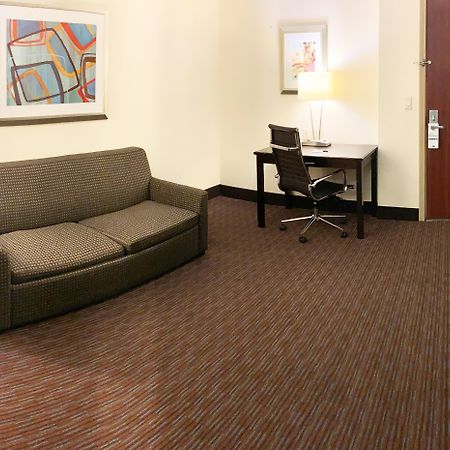 Holiday Inn Express Hotel & Suites Gainesville By Ihg מראה חיצוני תמונה