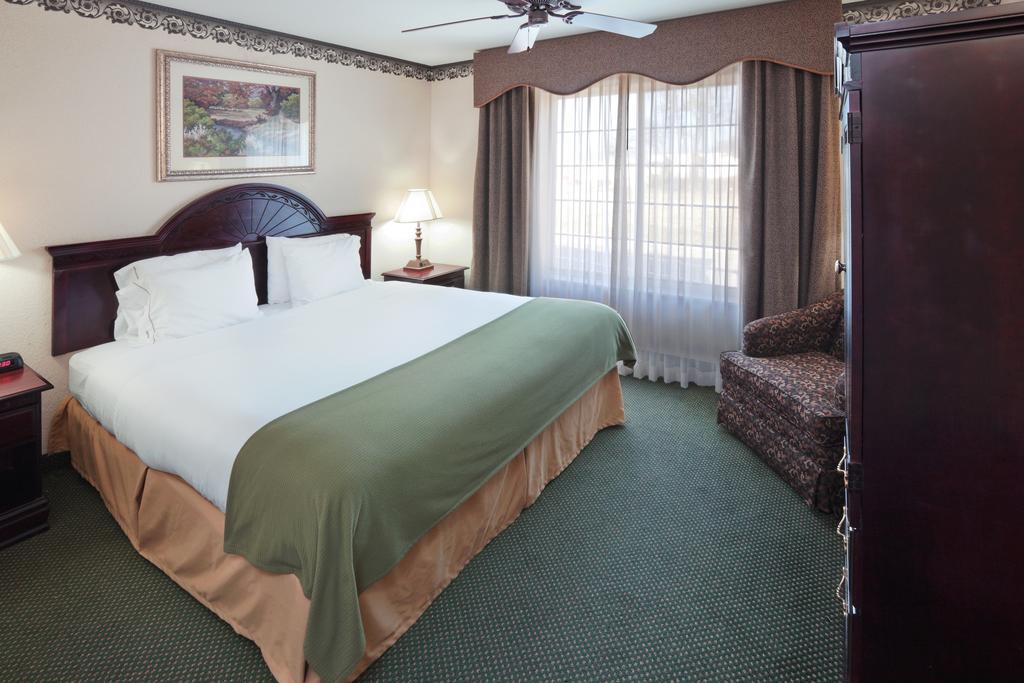 Holiday Inn Express Hotel & Suites Gainesville By Ihg מראה חיצוני תמונה