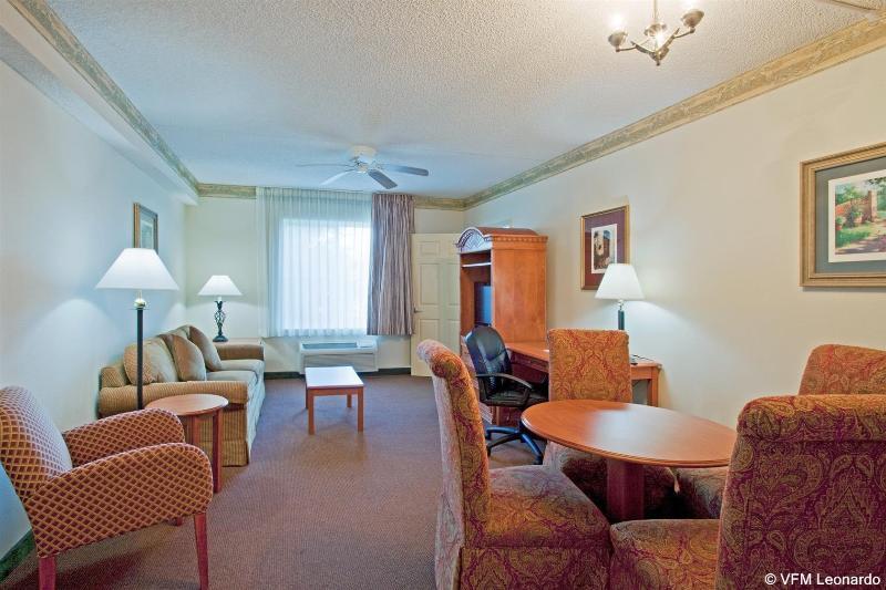 Holiday Inn Express Hotel & Suites Gainesville By Ihg מראה חיצוני תמונה